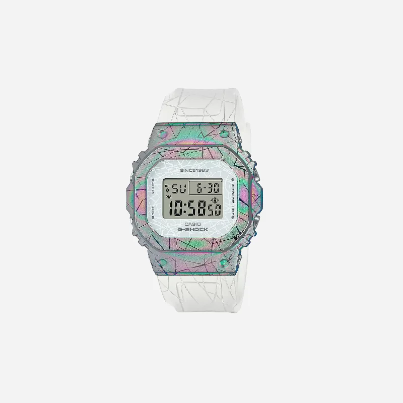 Watches with a sophisticated look   CASIO G-SHOCK GM-S5600BC-1DR