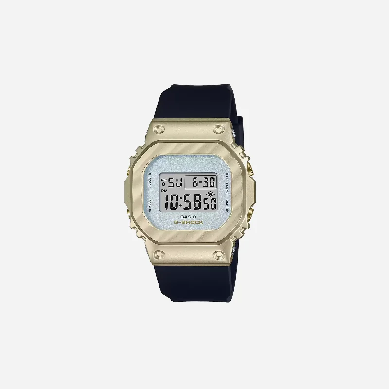 Luxury quartz watches with high-end movements   CASIO G-SHOCK GM-S114GEM-1A2DR
